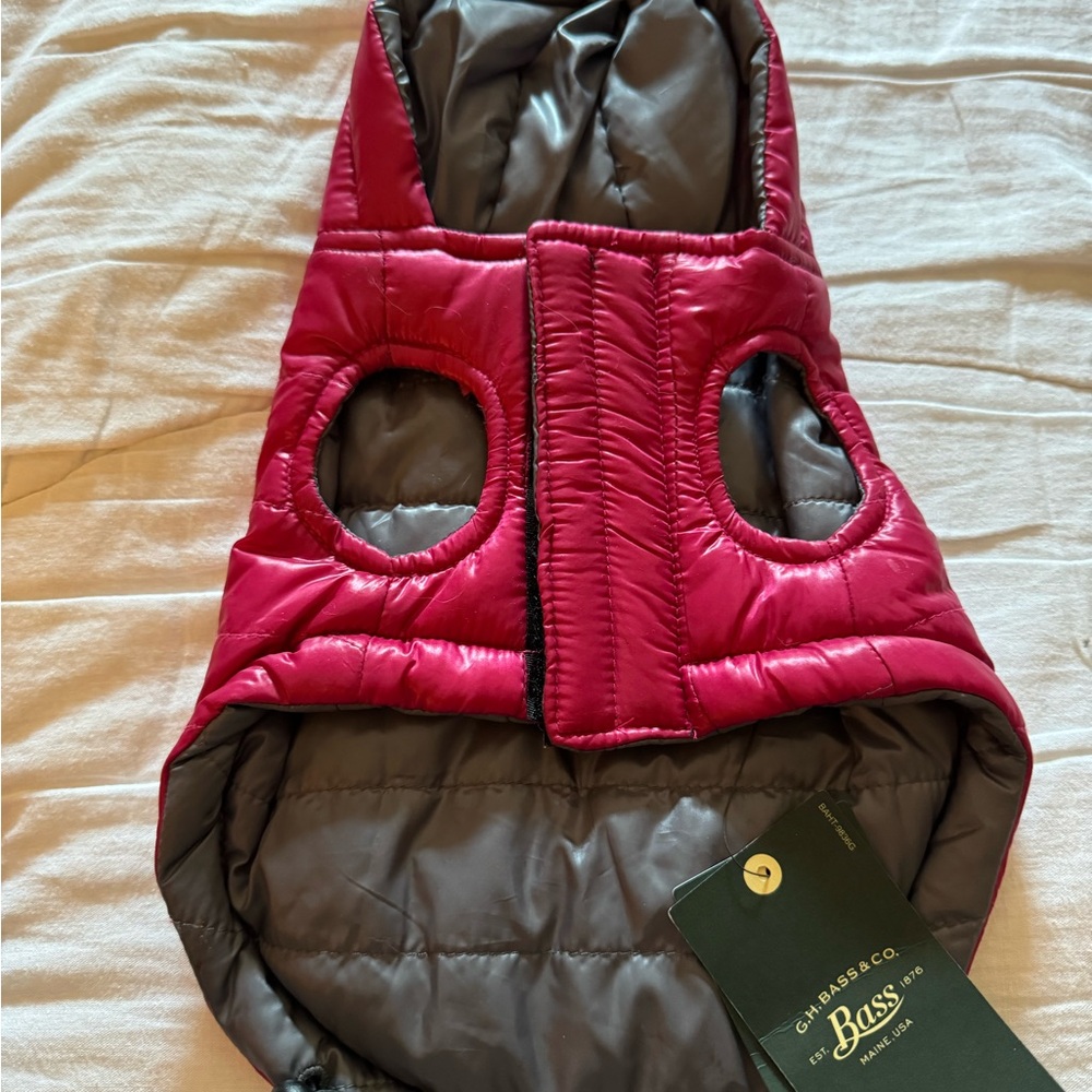 Bass puffer dog vest size XS
